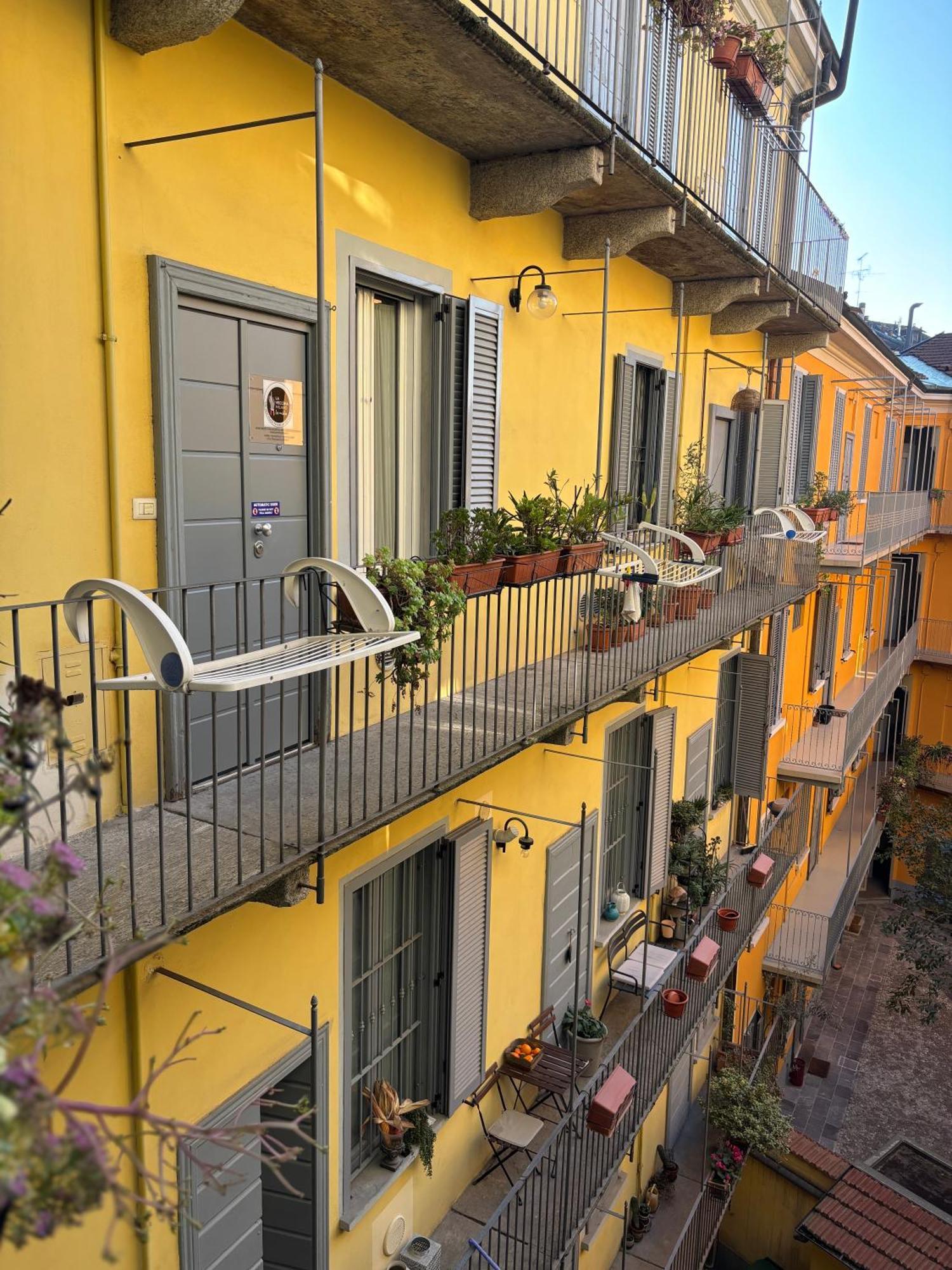 La Vecchia Milano-Les Nubles Vannucci - Il Ballatoio E Il Cortile エクステリア 写真