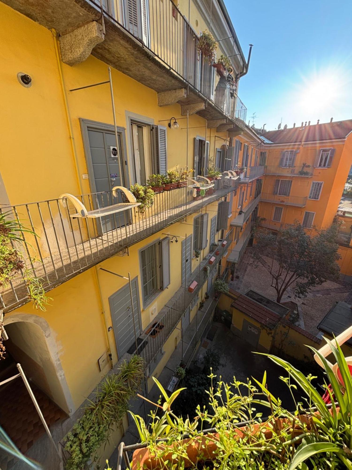 La Vecchia Milano-Les Nubles Vannucci - Il Ballatoio E Il Cortile エクステリア 写真